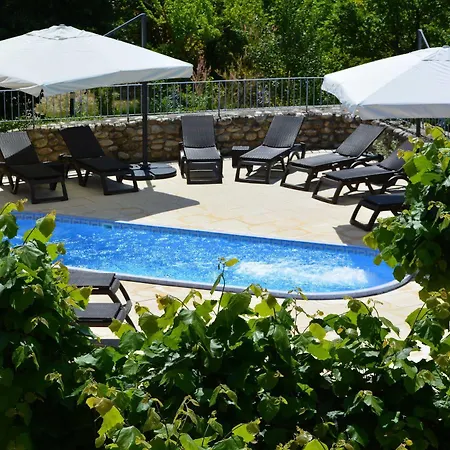 Le Colombier Otel 3*