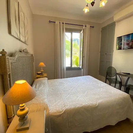 Le Colombier Otel 3*